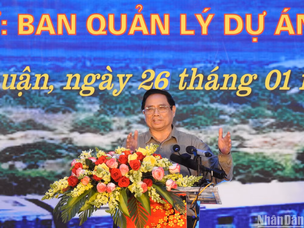 Thủ tướng Chính phủ Phạm Minh Chính phát biểu chỉ đạo tại buổi lễ ra quân triển khai Dự án cải tạo, nâng cấp đoạn Nha Trang-Sài Gòn.