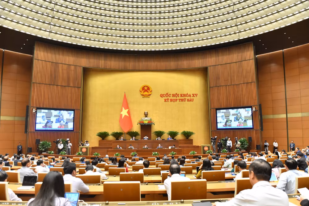 Quang cảnh phiên họp Quốc hội tại Hội trường Ba Đình, sáng 8/11. (Ảnh: ĐĂNG KHOA)