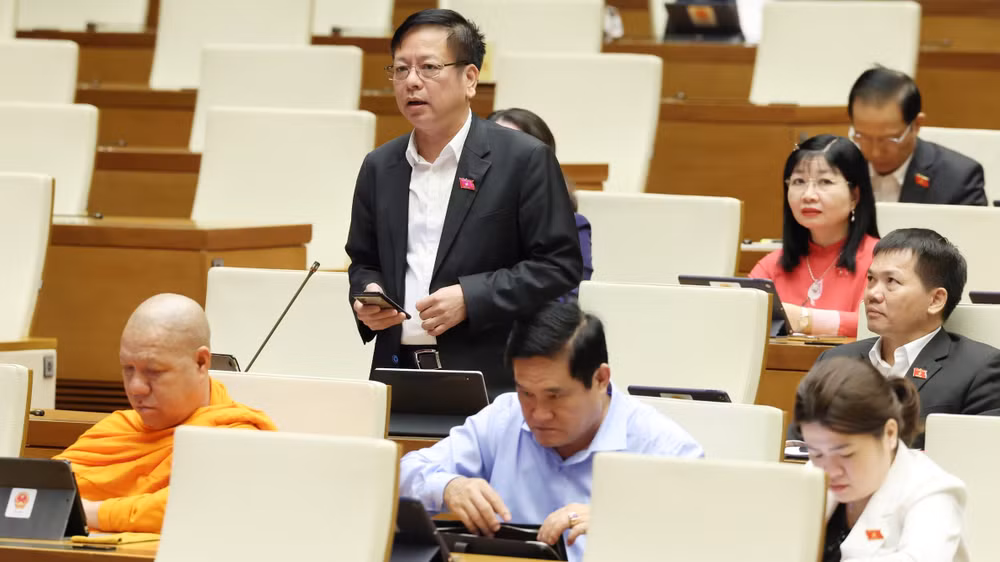 Đại biểu Nguyễn Trường Giang (Đắk Nông) phát biểu. (Ảnh: DUY LINH)