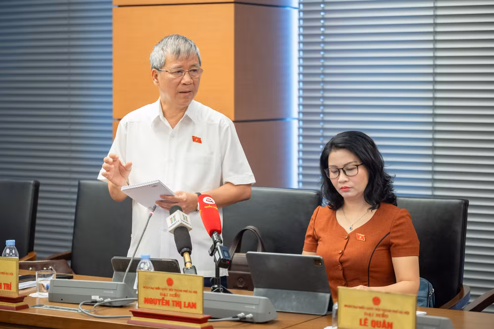 Đại biểu Nguyễn Anh Trí (Hà Nội) phát biểu.