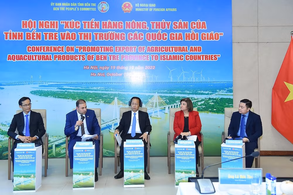 Các đại biểu tham gia thảo luận tại Hội nghị.