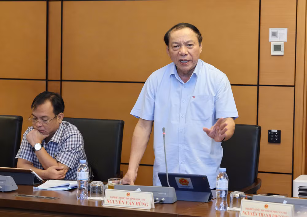 Bộ trưởng Văn hóa, Thể thao và Du lịch Nguyễn Văn Hùng phát biểu.