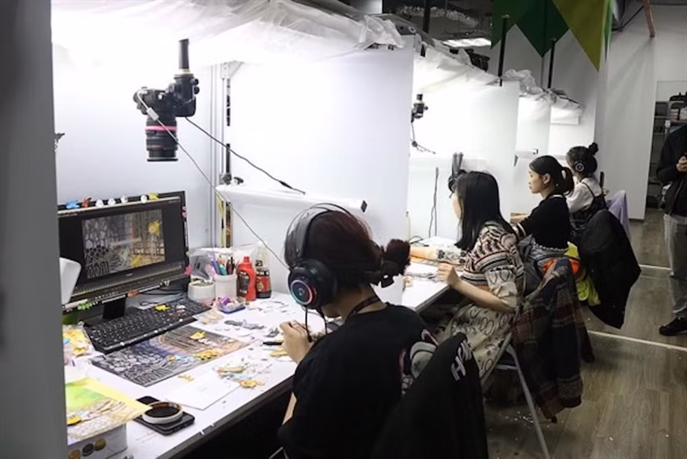 Series “Học làm búp bê giấy”(Doll Crafts) được thực hiện với công nghệ làm phim Paper Stopmotion.