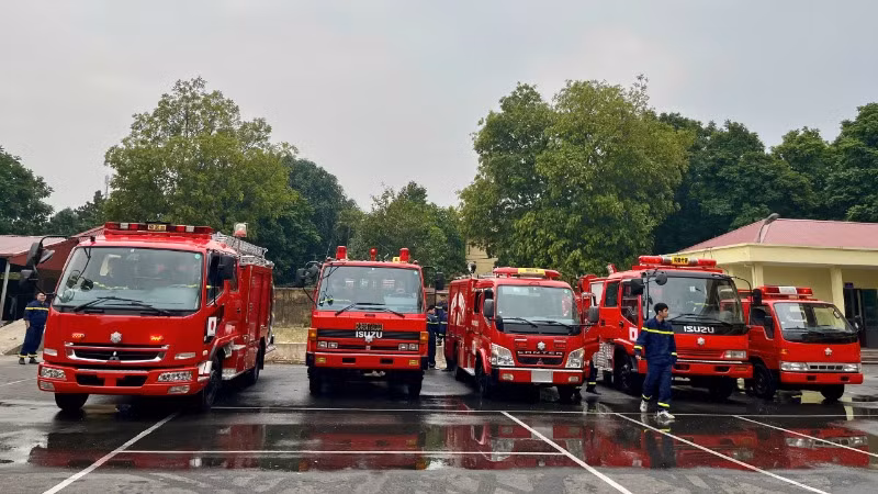 Các xe chữa cháy do Nhật Bản viện trợ được bàn giao cho Công an tỉnh Hà Nam và Thái Bình trực tiếp quản lý và sử dụng. (Nguồn: Đại sứ quán Nhật Bản tại Việt Nam cung cấp) 