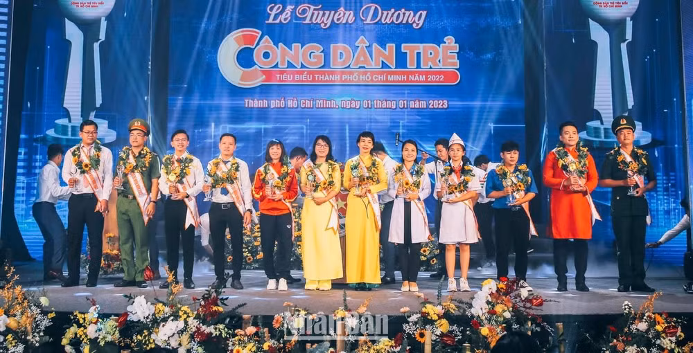 Tuyên dương 12 công dân trẻ tiêu biểu của Thành phố Hồ Chí Minh