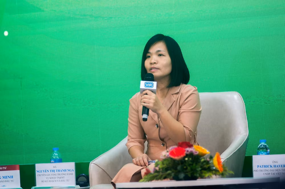 Bà Nguyễn Thị Thanh Nga, chuyên gia tăng trưởng xanh, Vụ Khoa học, Giáo dục, Tài nguyên và Môi trường, thuộc Bộ Kế hoạch và Đầu tư. (Ảnh: TRUNG HƯNG)