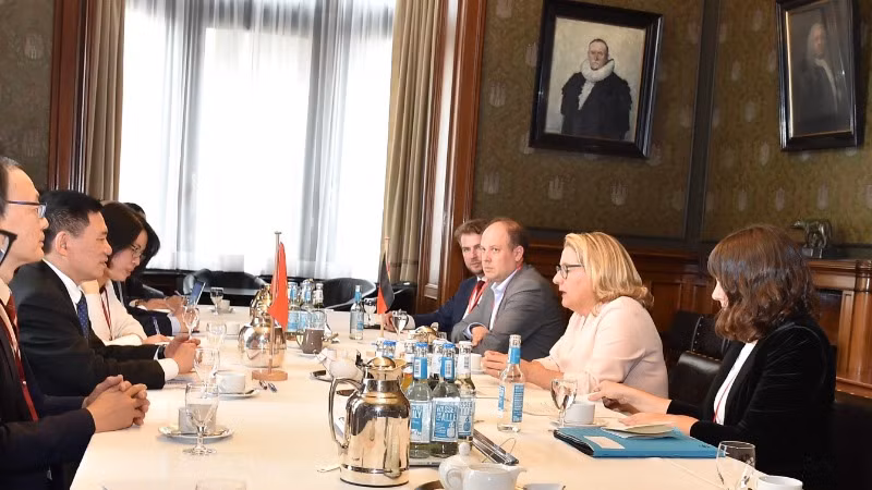 Phó Thủ tướng Chính phủ Hồ Đức Phớc tiếp Bộ trưởng Hợp tác và phát triển kinh tế Liên bang Đức, bà Svenja Schulze.