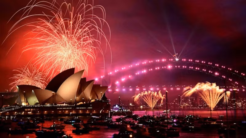 Australia chào đón năm mới với màn pháo hoa rực rỡ trên cảng Sydney. (Ảnh: AAP Image/Reuters)