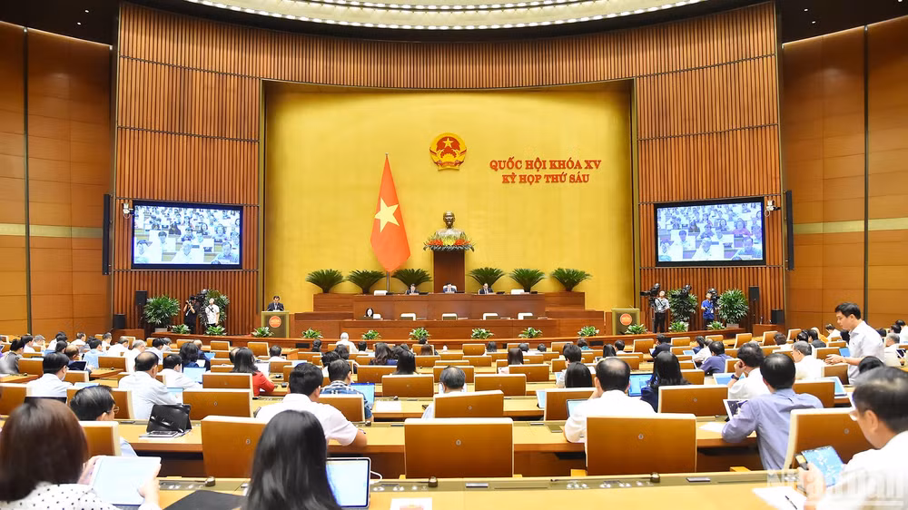 Quang cảnh phiên họp của Quốc hội sáng 10/11. (Ảnh: THỦY NGUYÊN) 