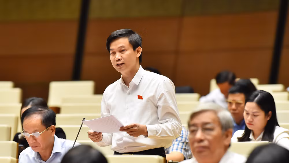 Đại biểu Lê Văn Cường (Thanh Hóa) phát biểu. (Ảnh: THỦY NGUYÊN) 