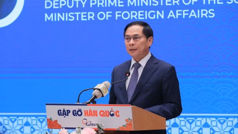 Phó Thủ tướng Chính phủ, Bộ trưởng Ngoại giao Bùi Thanh Sơn phát biểu tại hội nghị "Gặp gỡ Hàn Quốc".