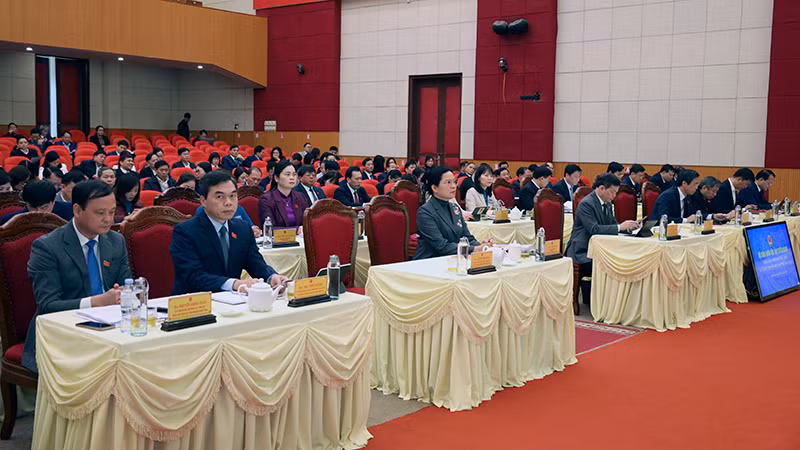 Các đại biểu tham dự kỳ họp.