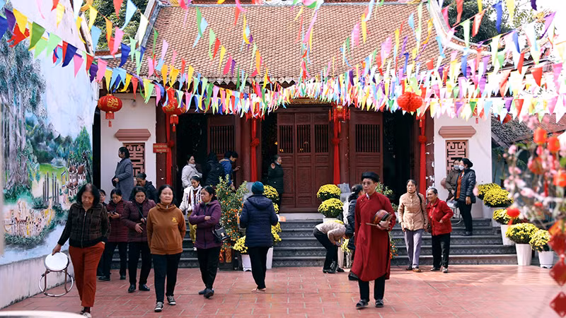 Thành phố Tuyên Quang nổi tiếng với nhiều ngôi Đền linh thiêng và có phong cảnh đẹp.