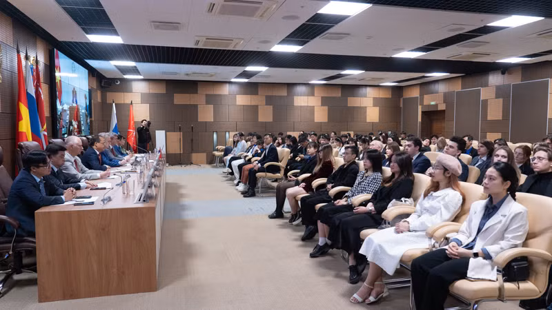 Hội thảo thu hút đông đảo đại biểu tham dự. (Ảnh: THANH THỂ)