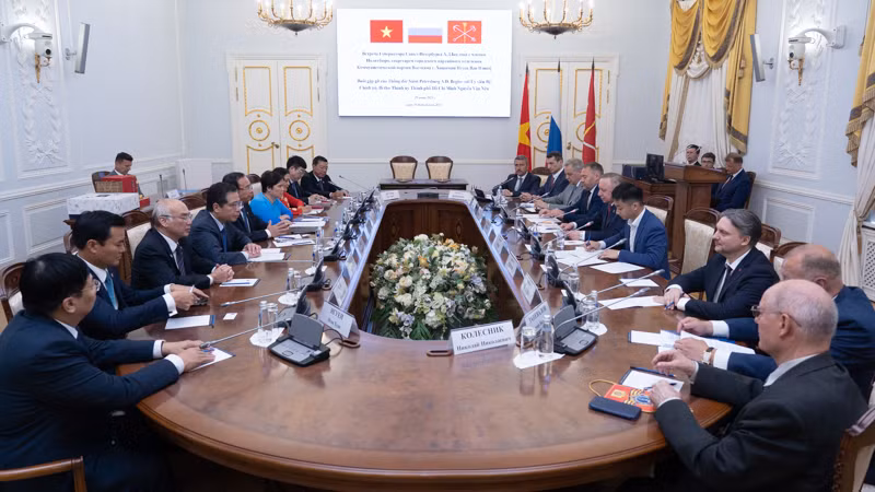 Quang cảnh cuộc gặp, làm việc. (Ảnh: THANH THỂ)