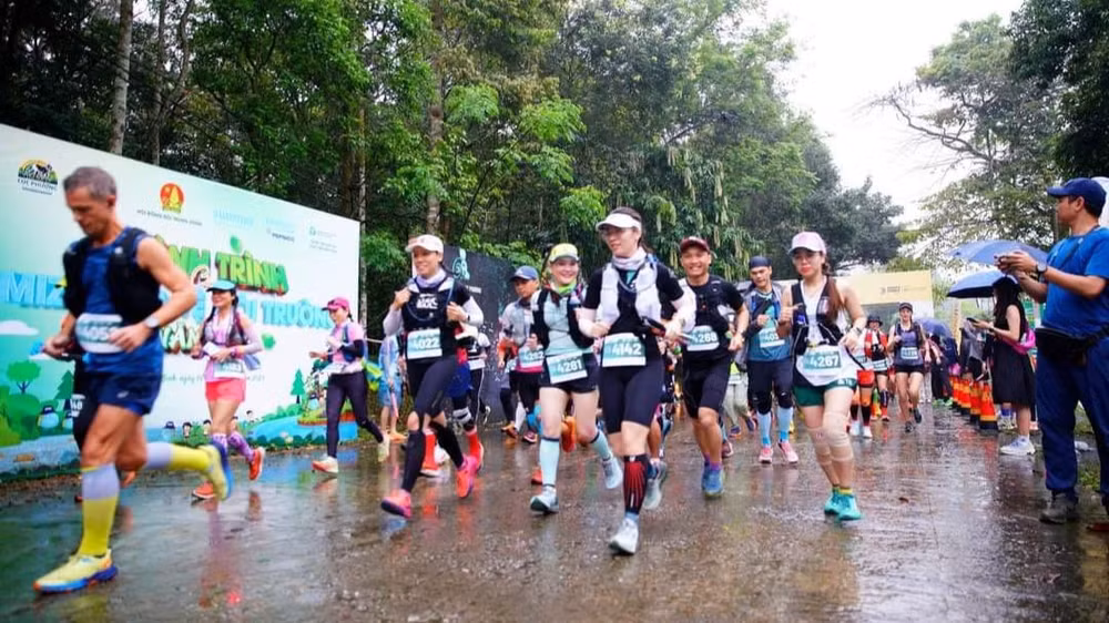 Cự ly chạy 100km xuất phát từ 20 giờ ngày 6/4, cự ly cuối 10km xuất phát 10 giờ ngày 7/4.