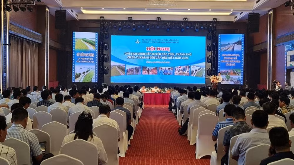 Toàn cảnh hội nghị.