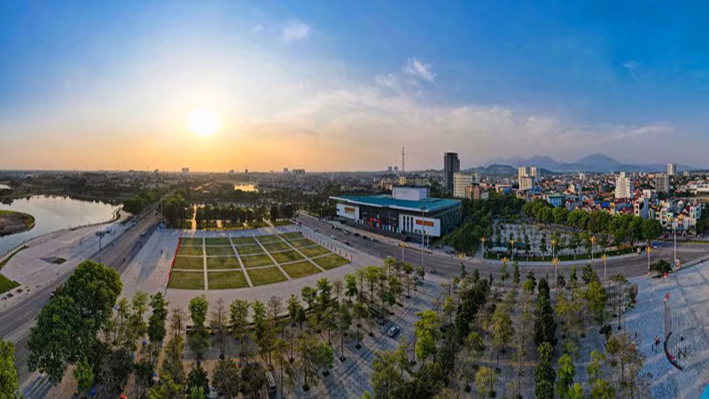 Quảng trường trung tâm, điểm vui chơi của người dân thành phố.