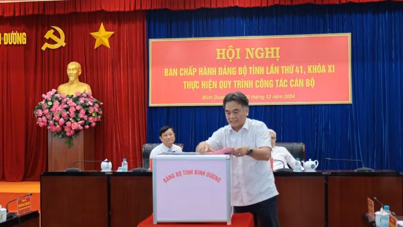 Đồng chí Nguyễn Lộc Hà được bầu giữ chức vụ Phó Bí thư Tỉnh ủy Bình Dương. Đồng chí Nguyễn Lộc Hà được bầu giữ chức vụ Phó Bí thư Tỉnh ủy Bình Dương.