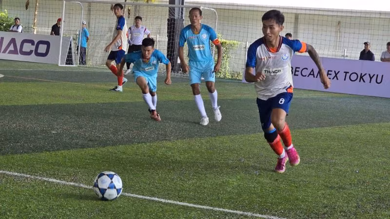 Các đội bóng thi đấu ngay sau lễ khai mạc.