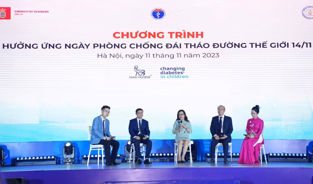 Các đại biểu dự buổi lễ tham gia đối thoại chung tay thay đổi bệnh đái tháo đường.