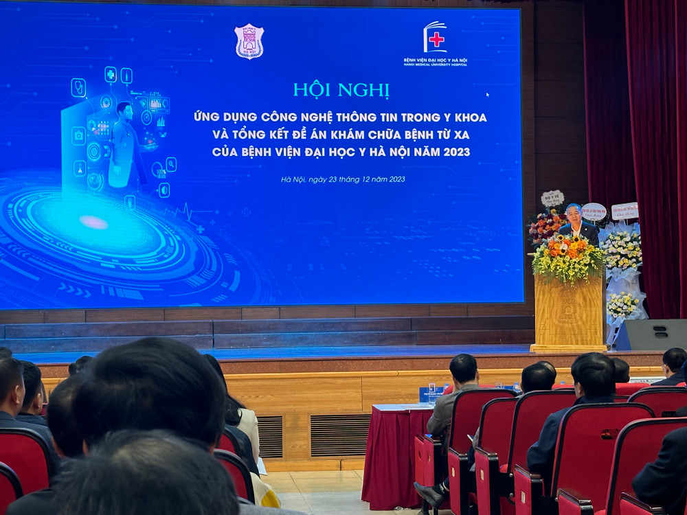 PGS,TS Nguyễn Lân Hiếu, Giám đốc bệnh viện Đại học Y Hà Nội phát biểu tại hội nghị