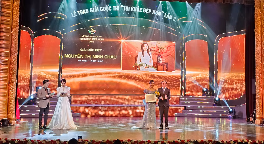 Trao giải Đặc biệt cho ứng viên xuất sắc nhất của cuộc thi.