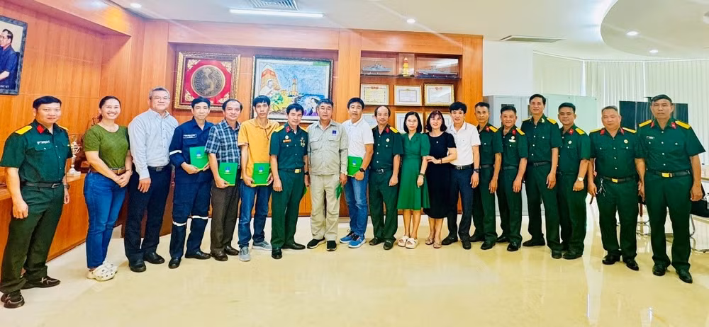 Trao quà tại Bà Rịa-Vũng Tàu.