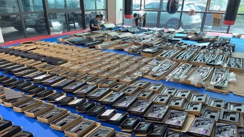 Cơ quan điều tra thu giữ hơn 500 khẩu súng.