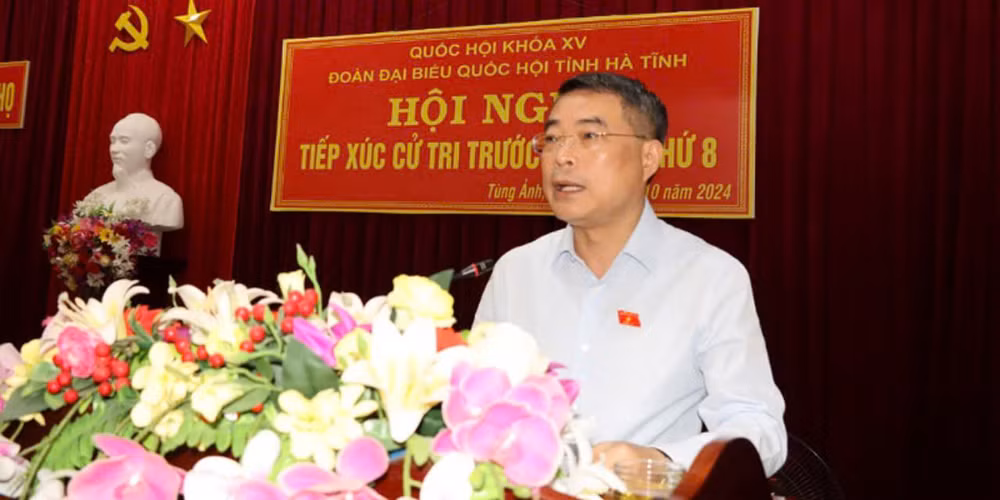 Đồng chí Lê Minh Hưng tiếp thu và giải trình một số vấn đề cử tri quan tâm.