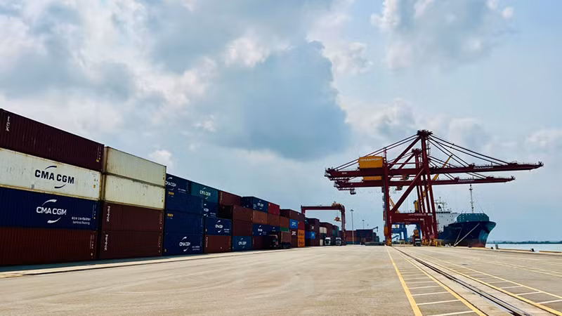 Công trình cầu cảng số 2 (bến 5 vạn tấn) tiếp nhận tàu trong nước và quốc tế ra vào hoạt động xếp dỡ hàng hóa và thực hiện các dịch vụ hàng hải khác có liên quan.