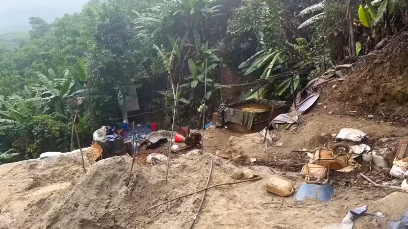 Khu vực khai thác vàng trái phép ở Tam Lãnh bị lực lượng chức năng phát hiện.