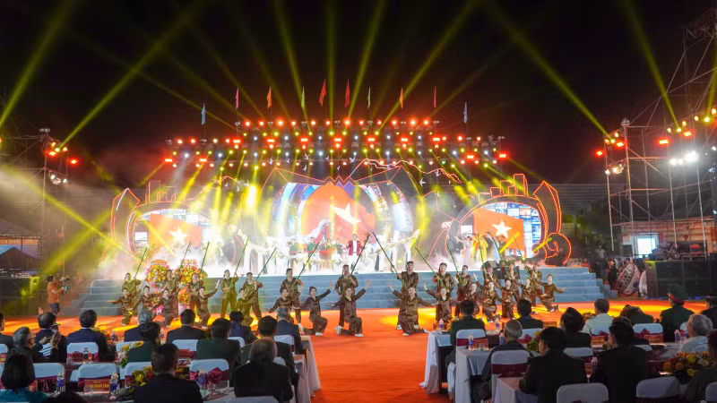 Chương trình nghệ thuật chào mừng kỷ niệm 50 năm ngày giải phóng quê hương Thăng Bình.