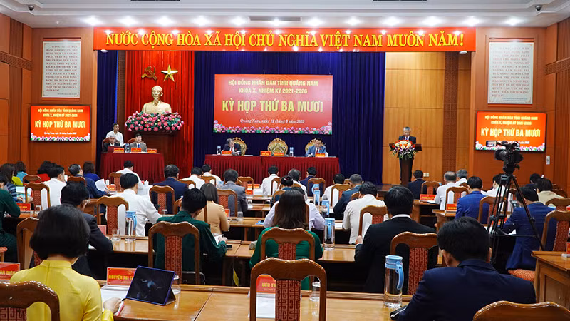 Quang cảnh Kỳ họp thứ 30, Hội đồng nhân dân tỉnh khóa X, nhiệm kỳ 2021-2026. 