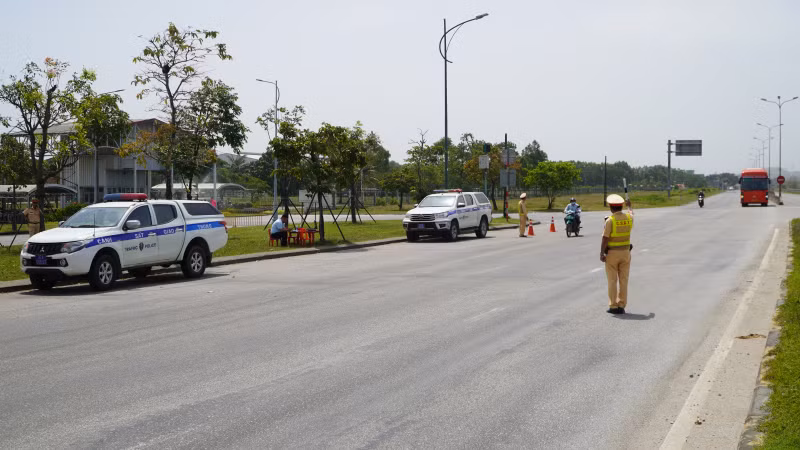 Phòng Cảnh giao thông Công an tỉnh Quảng Nam thực hiện cao điểm bảo đảm trật tự, an toàn giao thông trong dịp lễ 30/4 và 1/5.