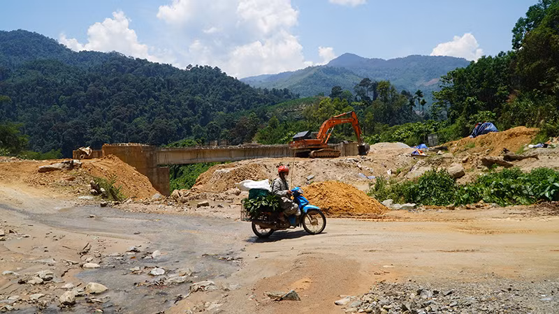 Tuyến ĐH1.NTM thi công vẫn còn nhiều đoạn dở dang, ngắt quãng.