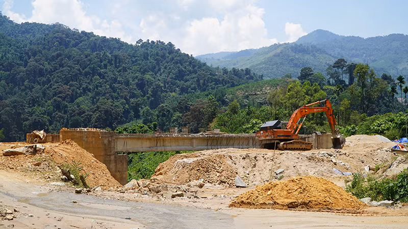 Đến nay, tổng khối lượng thi công hoàn thành tuyến đường ĐH1.NTM dự kiến đạt khoảng 95% giá trị hợp đồng xây lắp.