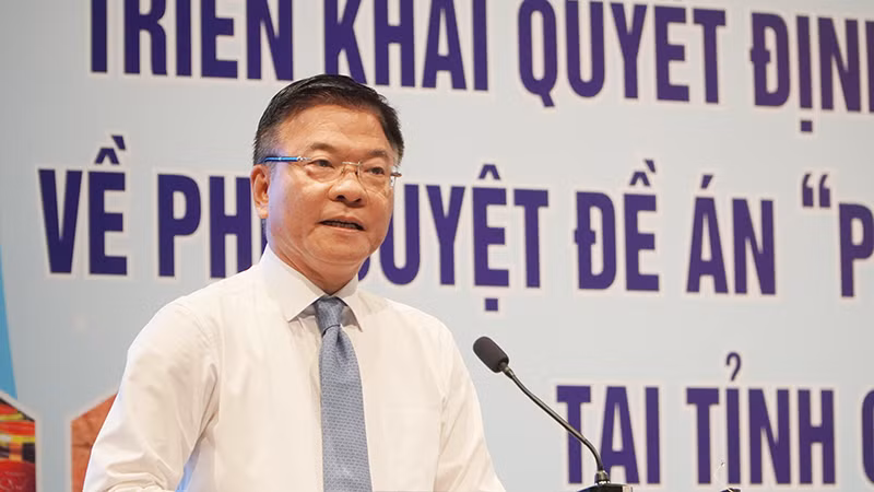 Phó Thủ tướng Chính phủ Lê Thành Long phát biểu chỉ đạo tại hội nghị.
