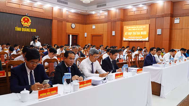Các đại biểu tham dự Kỳ họp thứ 30, Hội đồng nhân dân tỉnh Quảng Nam khóa X, nhiệm kỳ 2021-2026.