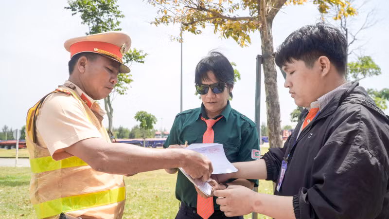 Phòng Cảnh giao thông Công an tỉnh Quảng Nam kiên quyết xử lý các trường hợp vi phạm trật tự, an toàn giao thông.