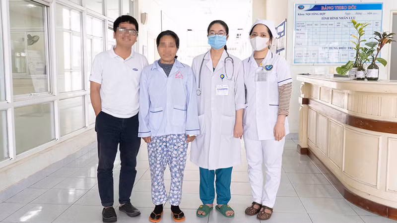 Sau thời gian điều trị bệnh nhân là bà P.T.M. (51 tuổi, trú tại huyện Bình Sơn, tỉnh Quảng Ngãi) đã được ra viện.