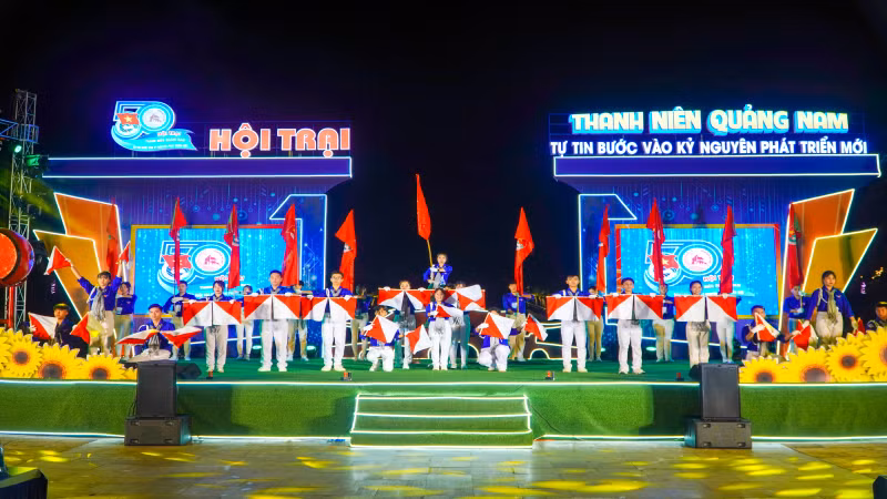 Hội trại “Thanh niên Quảng Nam tự tin bước vào kỷ nguyên phát triển mới” tổ chức nhiều hoạt động sôi nổi.
