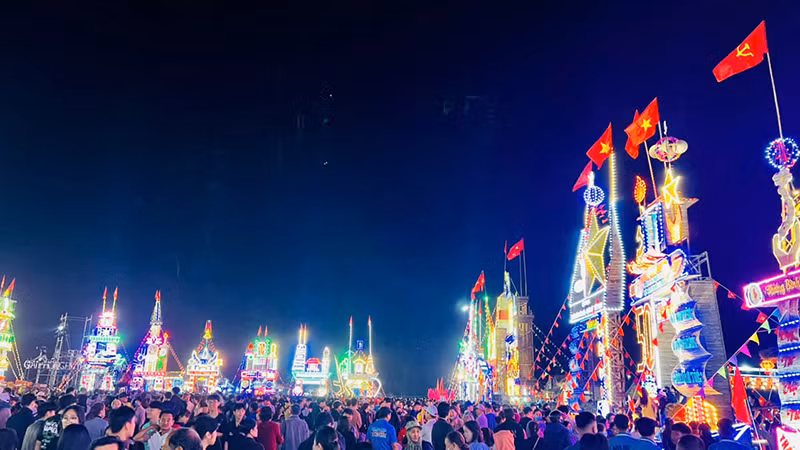 Hội trại chào mừng kỷ niệm 50 năm ngày giải phóng quê hương Thăng Bình.