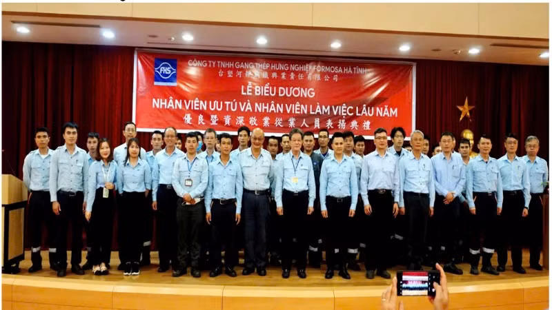 Công ty Trách nhiệm hữu hạn Gang thép Hưng Nghiệp Formosa Hà Tĩnh định kỳ tổ chức tri ân người lao động gắn bó lâu dài với doanh nghiệp.