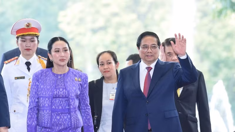 Thủ tướng Phạm Minh Chính và Thủ tướng Vương quốc Thái Lan Paetongtarn Shinawatra. (Ảnh TRẦN HẢI)