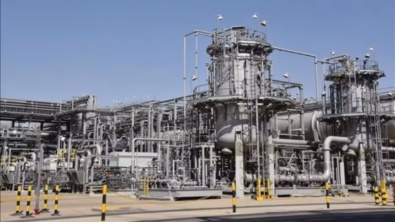 Nhà máy lọc dầu tại Dammam, Saudi Arabia. (Ảnh: THX/TTXVN)