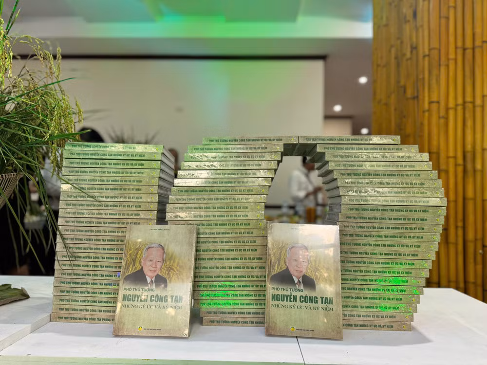 Ra mắt cuốn sách “Phó Thủ tướng Nguyễn Công Tạn, những ký ức và kỷ niệm”.