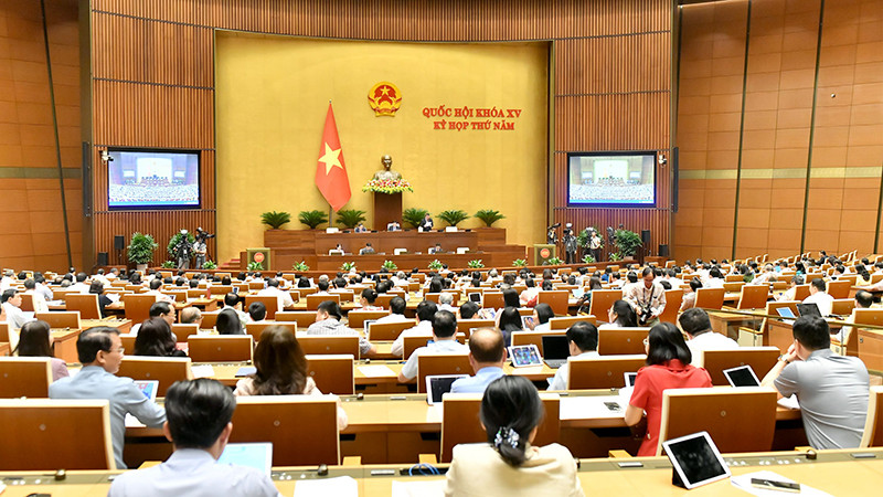 Quang cảnh phiên thảo luận tại Hội trường về dự án Luật Đất đai (sửa đổi) tại Kỳ họp thứ 5, Quốc hội khóa XV. (Ảnh ĐĂNG KHOA)