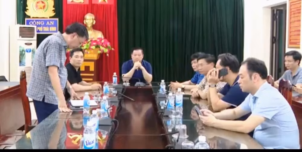 Chủ tịch Ủy ban nhân dân tỉnh Nguyễn Khắc Thận làm việc với Công an tỉnh và Công an thành phố Thái Bình về vụ việc này.