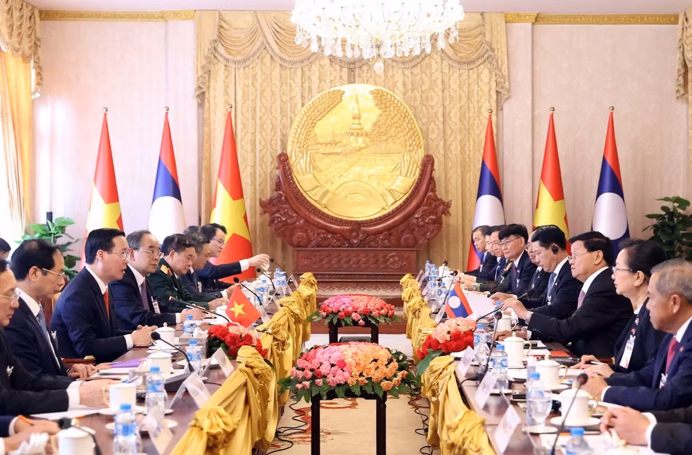 Chủ tịch nước Võ Văn Thưởng hội đàm với Tổng Bí thư, Chủ tịch nước Lào Thongloun Sisoulith. (Ảnh: TTXVN)